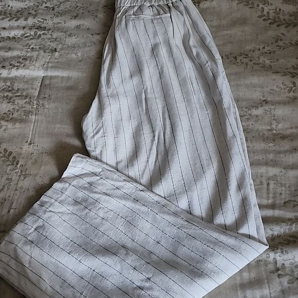 Linen Blend Neutral Colored Faint Black Striping Size L Pleated Front Pants - Picture 3 of 3
